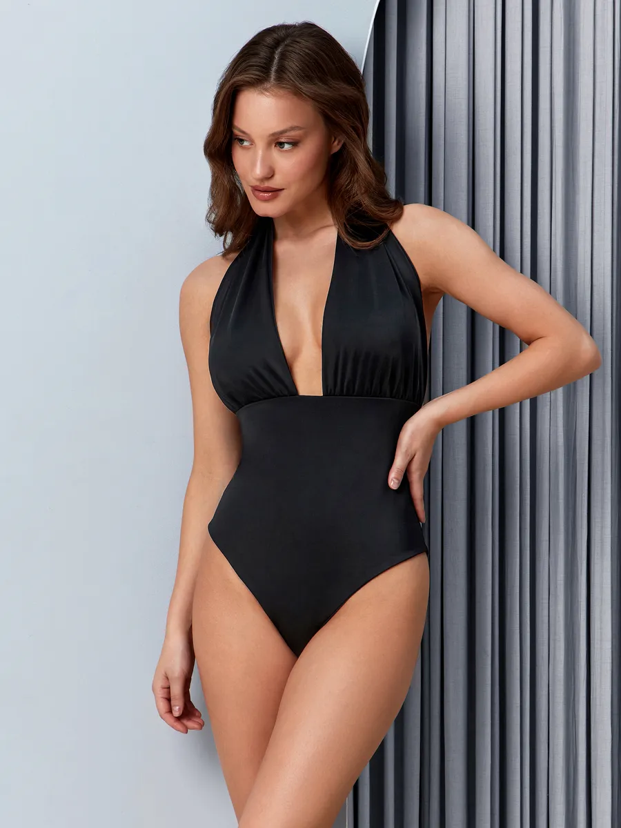 Купальник слитный утягивающий для бассейна и пляжа черный